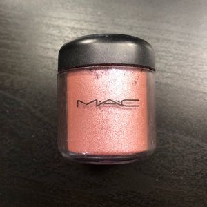 ✨MAC Apricot Pink Pigment✨